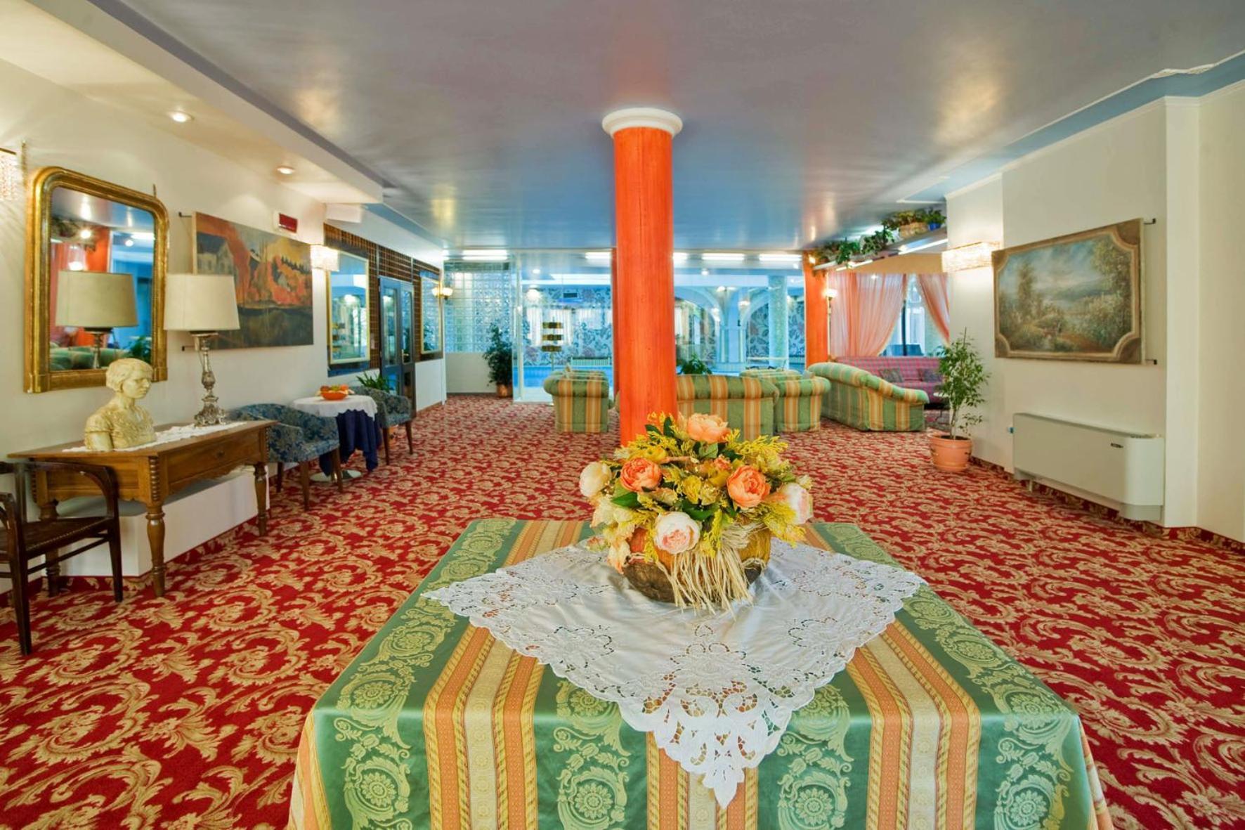 Hotel Ferrari Сальсомаджоре-Терме Экстерьер фото